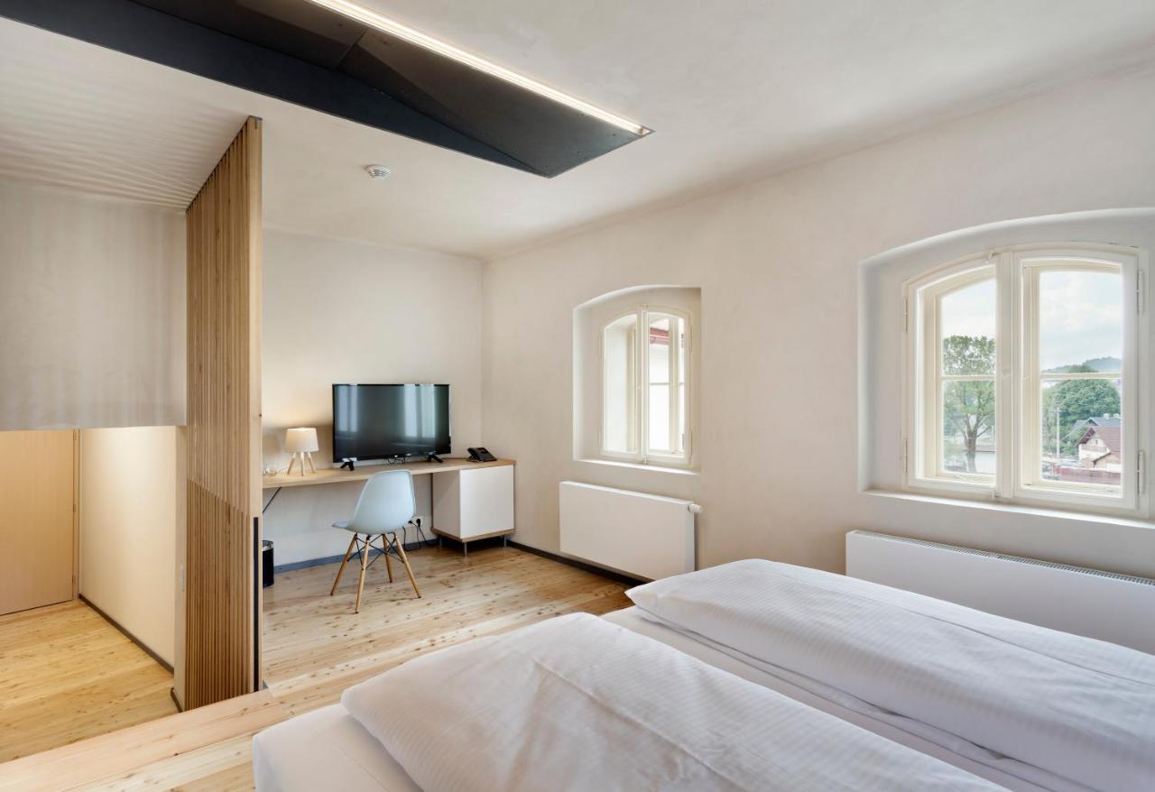 Hotel Kleis Cvikov Екстериор снимка